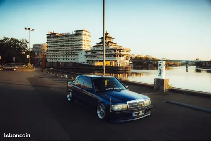 Mercedes-Benz 190E