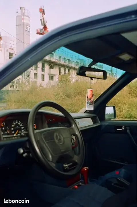 Mercedes-Benz 190E 1993 photo 3