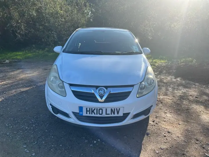 Vauxhall Corsa 2010 photo 2
