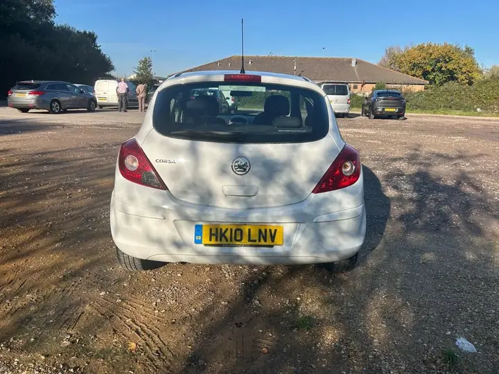 Vauxhall Corsa 2010 photo 5
