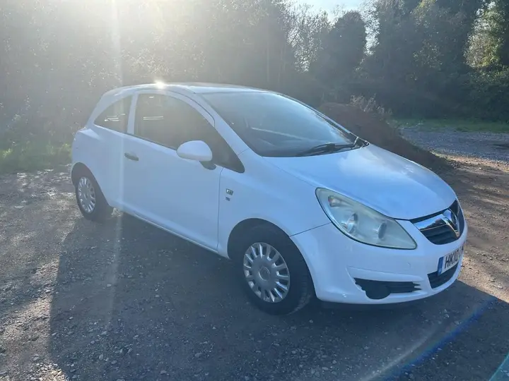 Vauxhall Corsa 2010 photo 3
