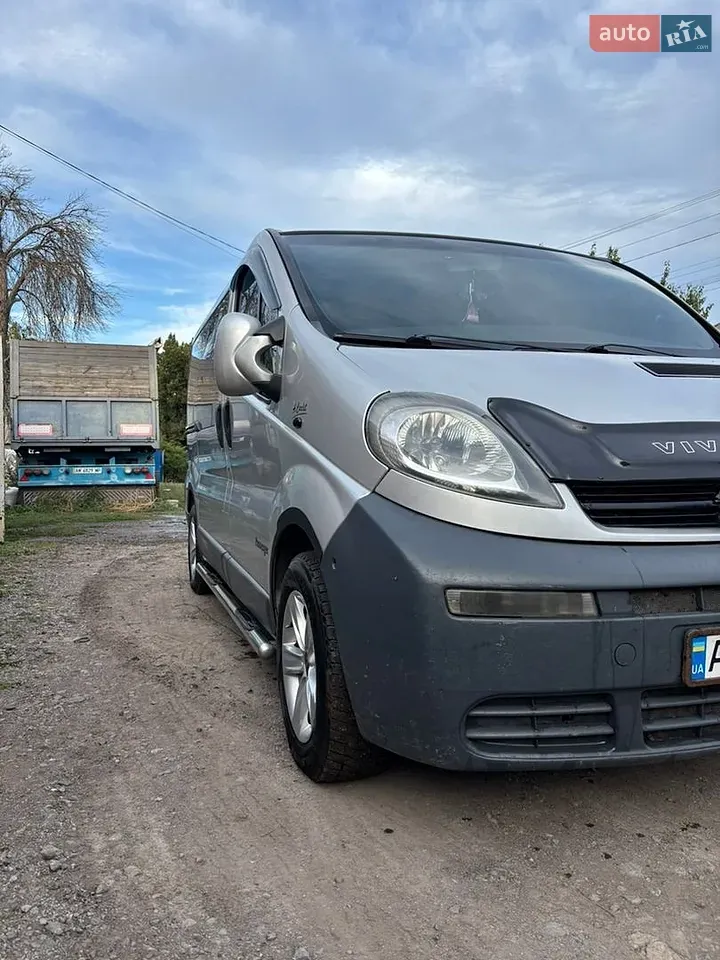 Opel Vivaro 2005 photo 2