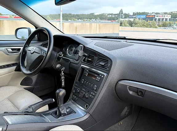 Volvo V70 2007 photo 2
