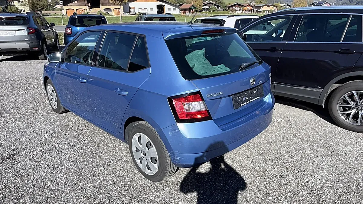 Skoda Fabia 2015 photo 2