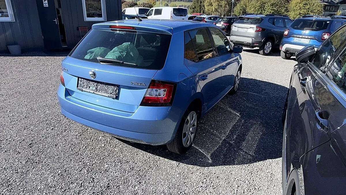 Skoda Fabia 2015 photo 3