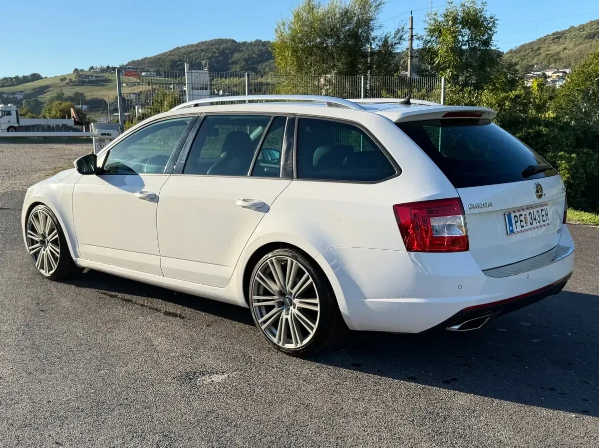 Skoda Octavia 2013 photo 3