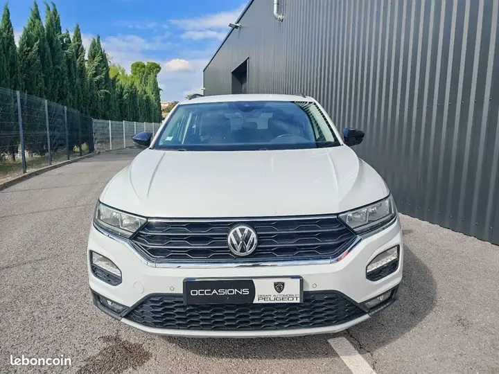 Volkswagen T-Roc 2020 photo 2