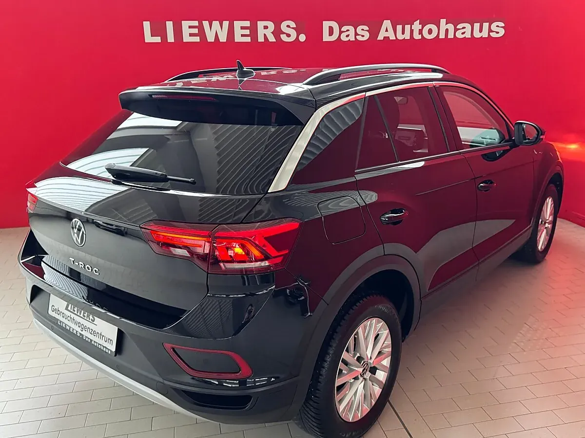 Volkswagen T-Roc 2023 photo 3