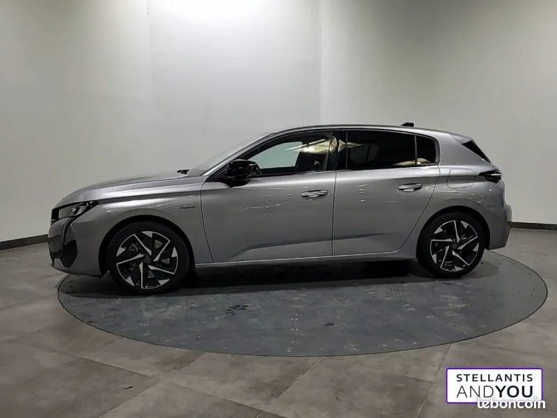 Peugeot 308 2023 photo 2