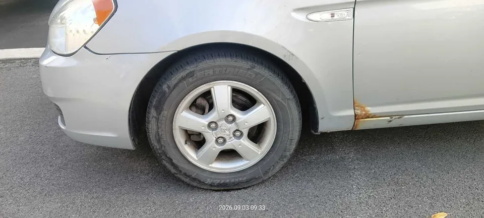 Hyundai Accent 2009 photo 3
