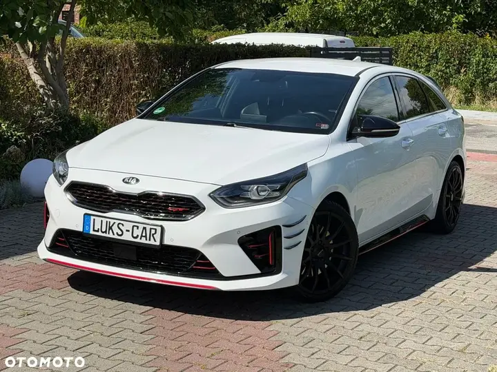 Kia Proceed