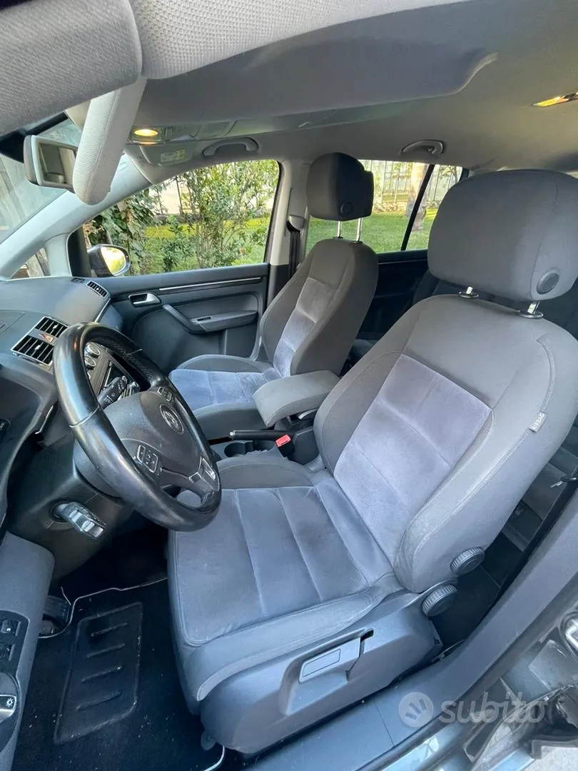 Volkswagen Touran 2015 photo 5