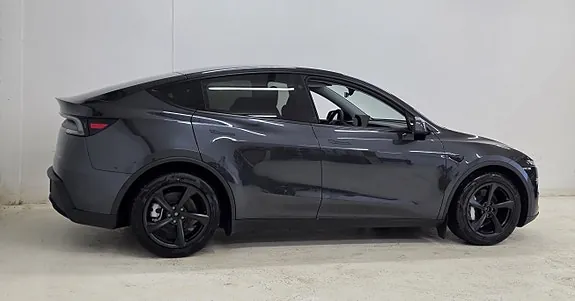 Tesla Model Y 2026 photo 5