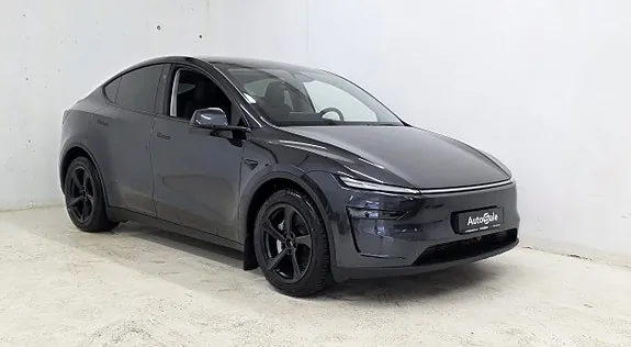 Tesla Model Y 2026 photo 2