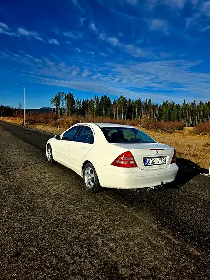 Mercedes-Benz C180