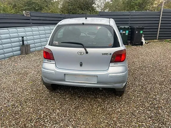 Toyota Yaris 2004 photo 4