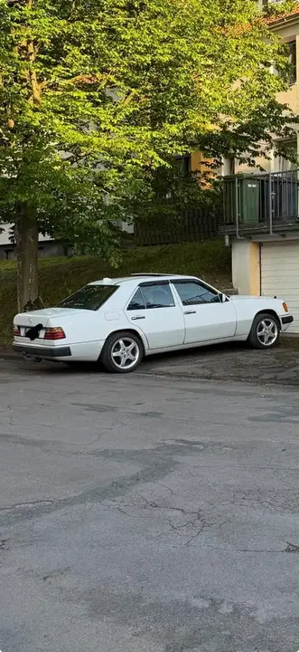Mercedes-Benz W124