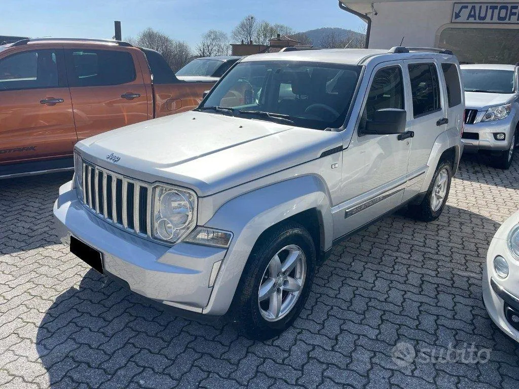 Jeep Cherokee 2010 photo 5