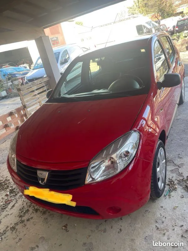 Dacia Sandero 2010 photo 2