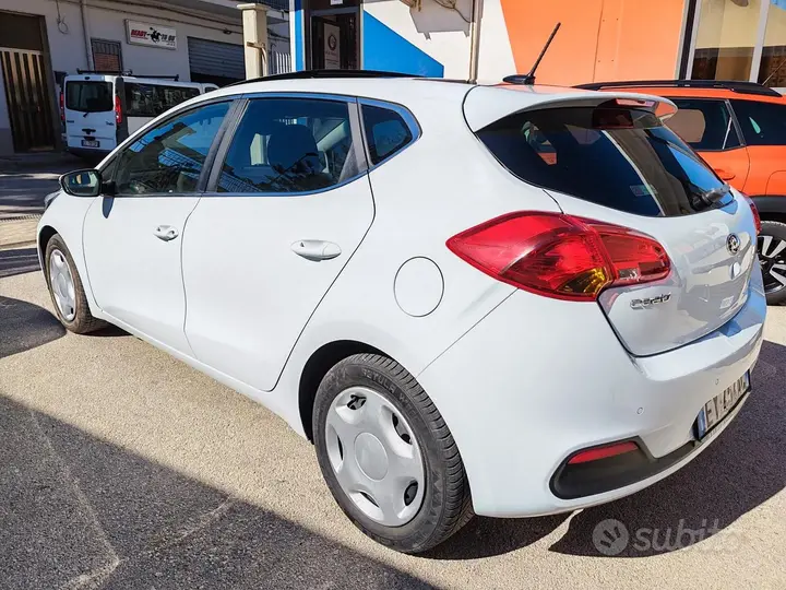 Kia Ceed 2015 photo 5