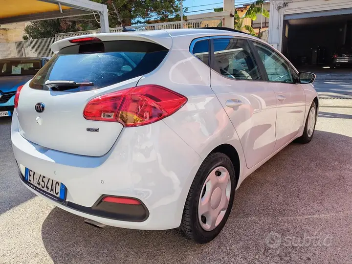 Kia Ceed 2015 photo 4
