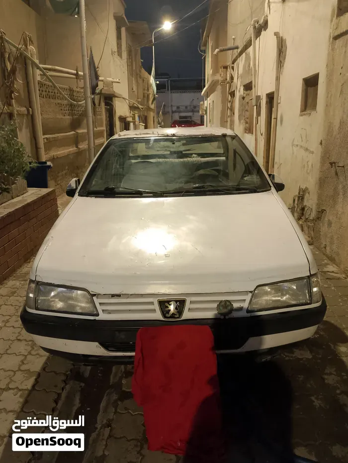 Peugeot 405