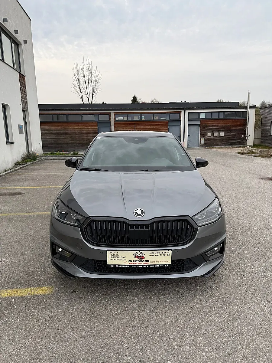 Skoda Fabia 2023 photo 2