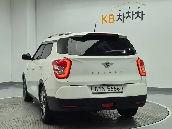 KG Mobility Tivoli 2018 photo 2