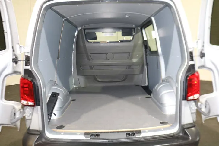 Volkswagen Transporter 2022 photo 3