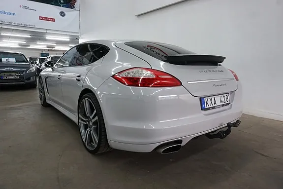 Porsche Panamera 4 2011 photo 4