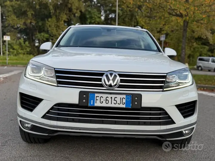 Volkswagen Touareg 2016 photo 2