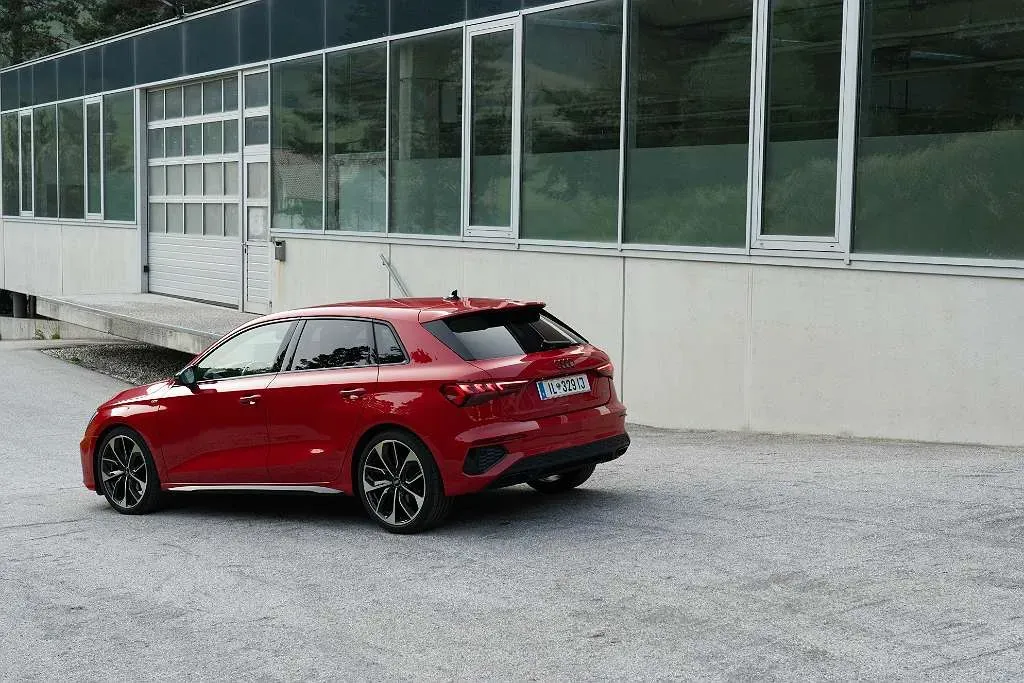 Audi A3 2021 photo 2