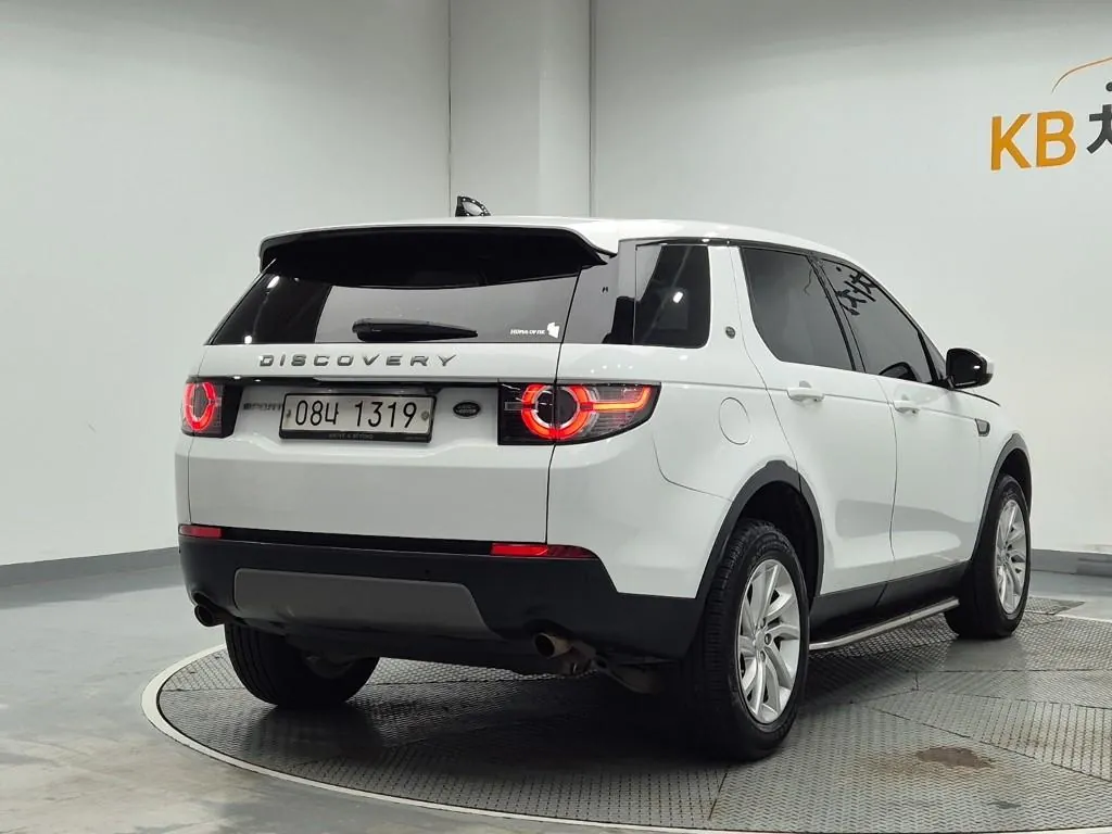 Land Rover Discovery Sport 2018 photo 3