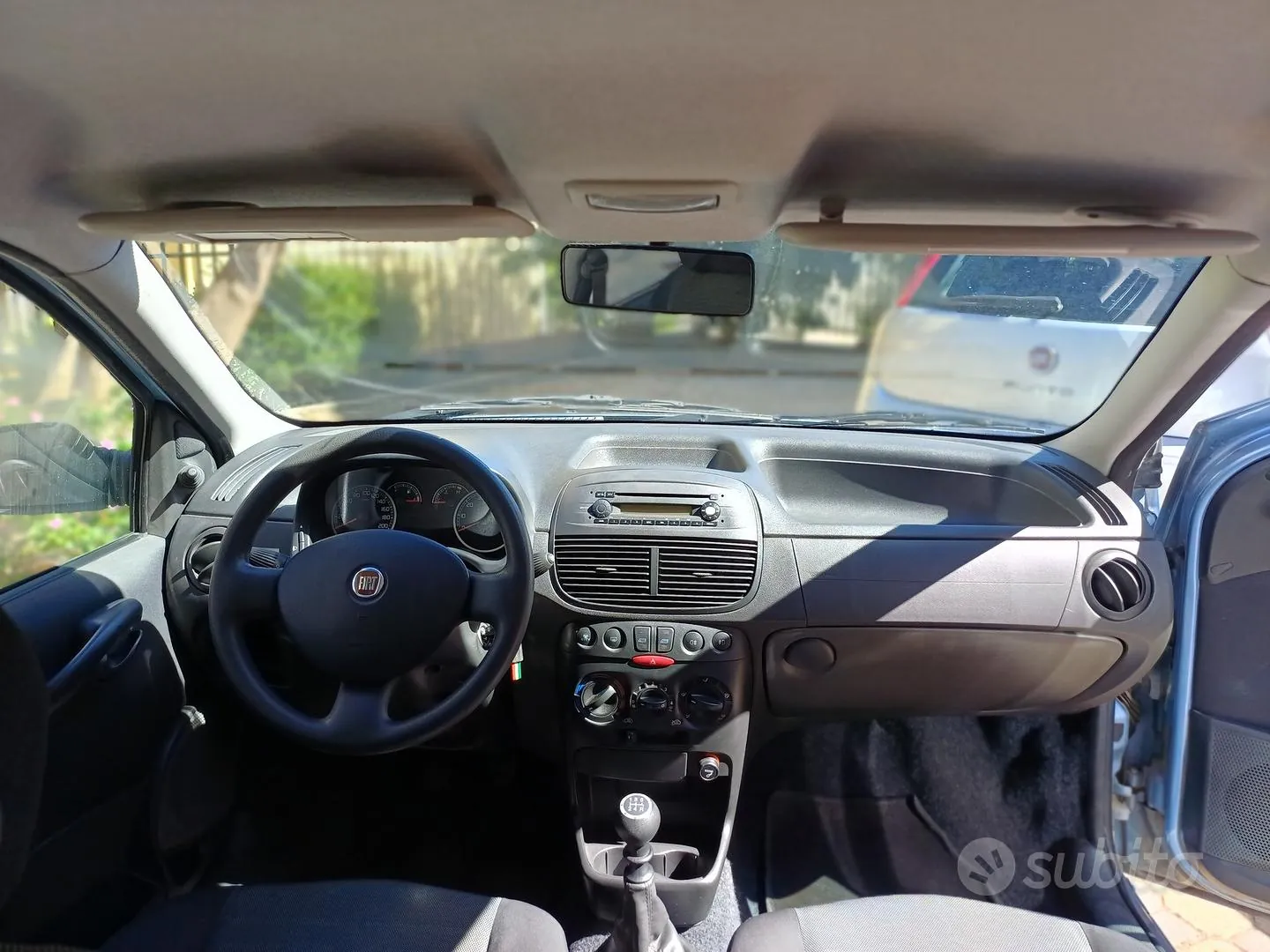 Fiat Punto 2010 photo 5