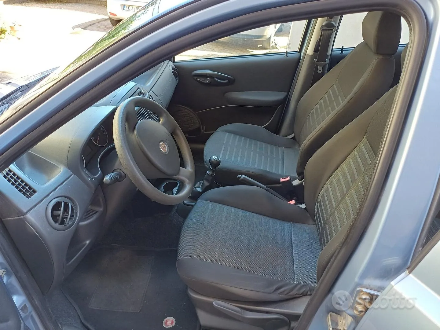 Fiat Punto 2010 photo 4