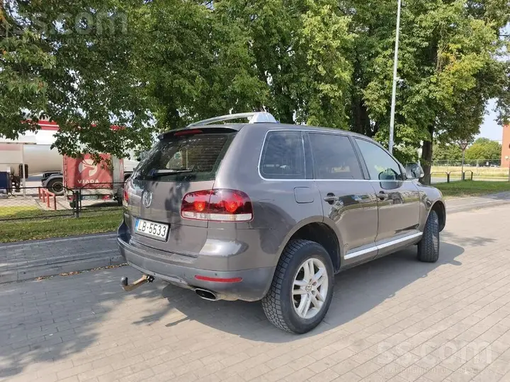 Volkswagen Touareg 2010 photo 3