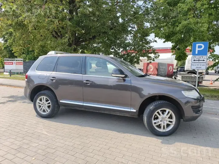 Volkswagen Touareg 2010 photo 2