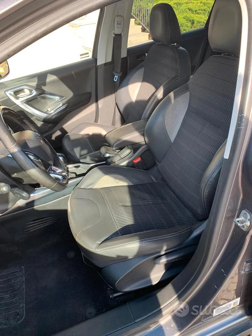 Peugeot 2008 2014 photo 2