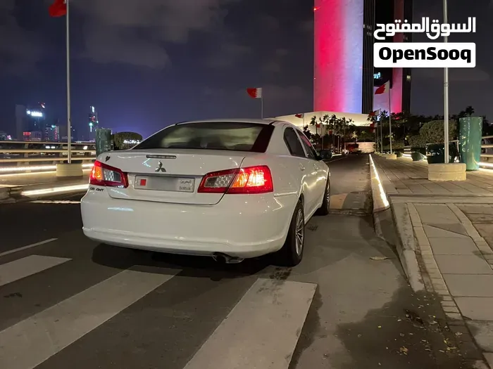 Mitsubishi Galant 2009 photo 3