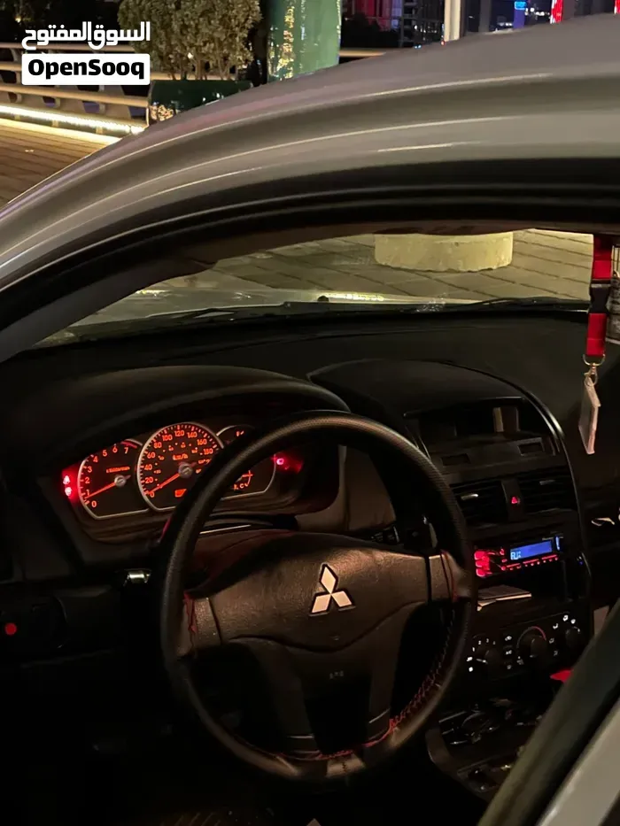 Mitsubishi Galant 2009 photo 4