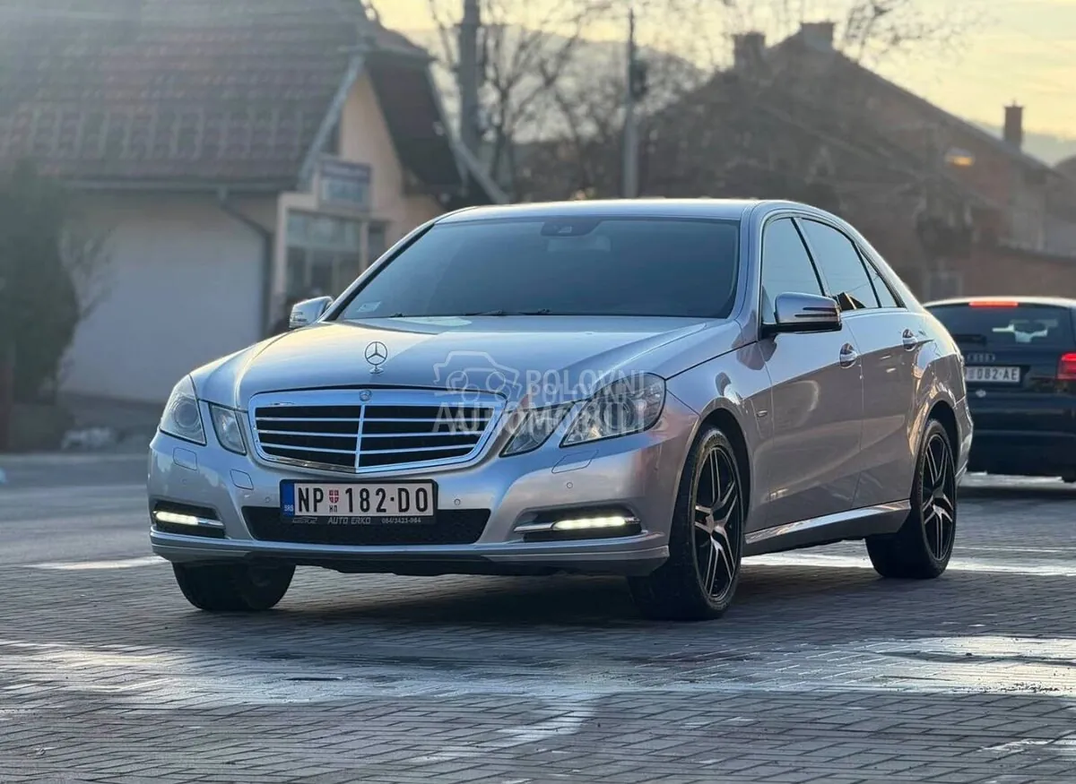 Mercedes-Benz E 220 2012 photo 2