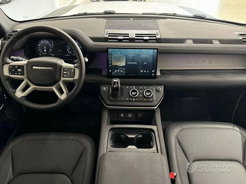 Land Rover Defender 2023 photo 4