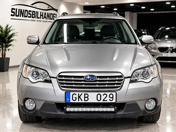 Subaru Outback 2008 photo 2