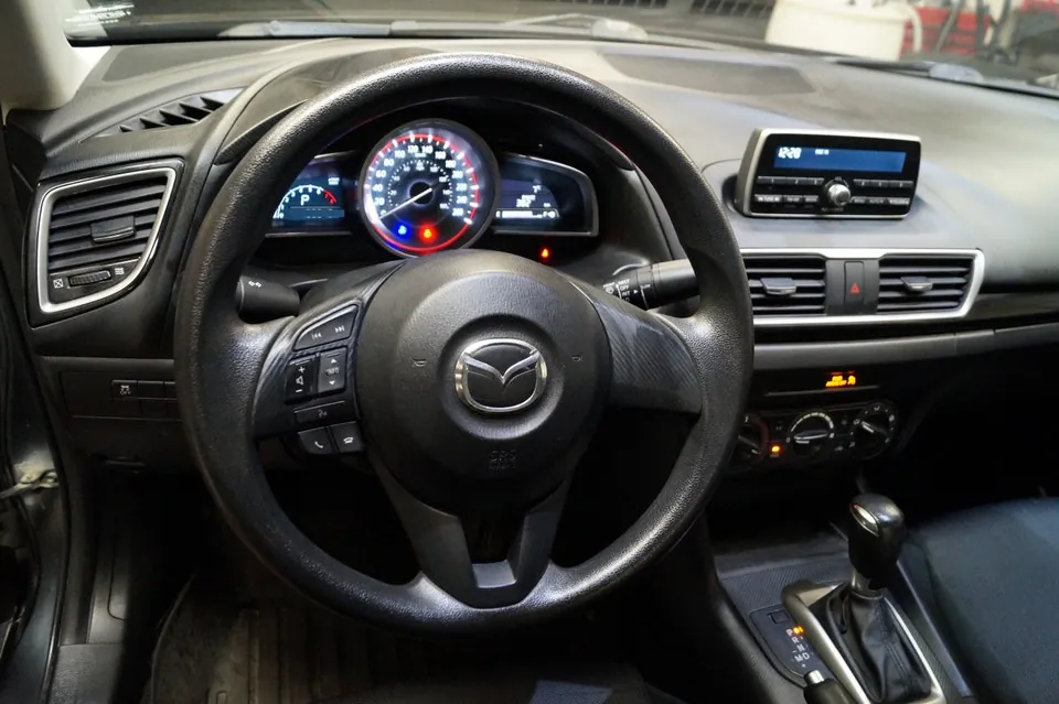 Mazda Mazda3 2014 photo 4