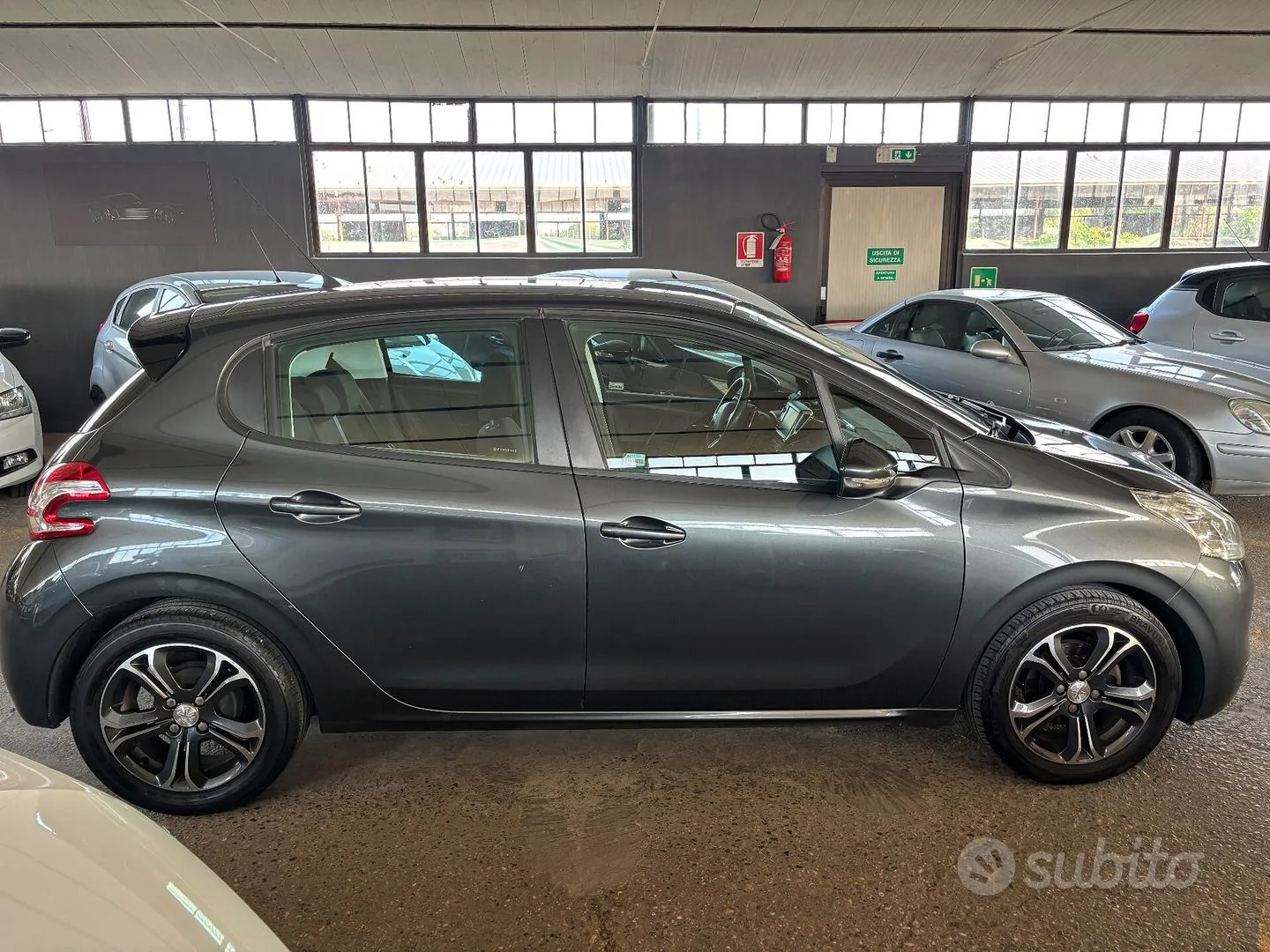 Peugeot 208 2015 photo 4