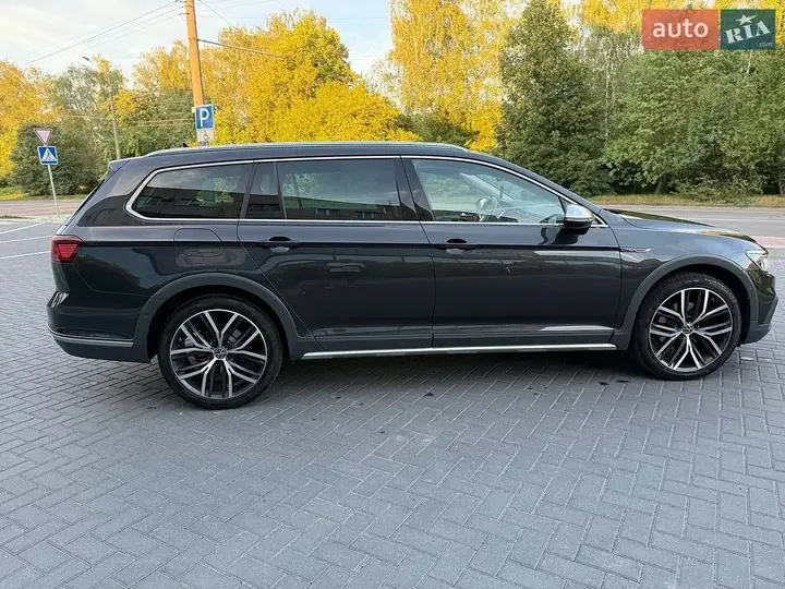 Volkswagen Passat Alltrack 2021 photo 3