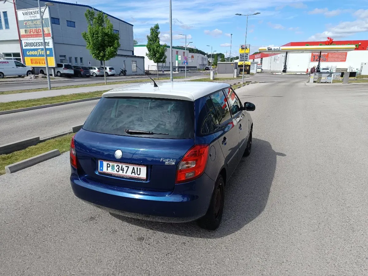 Skoda Fabia 2008 photo 3