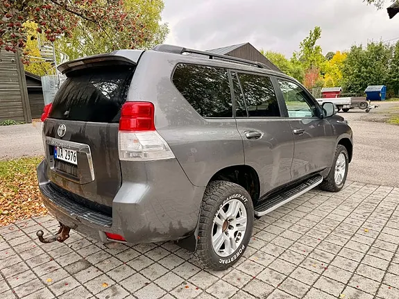 Toyota Land Cruiser 2010 photo 3