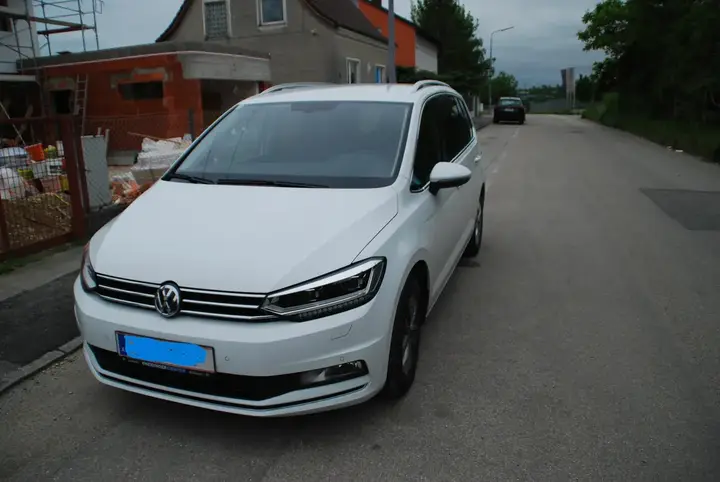 Volkswagen Touran 2016 photo 2