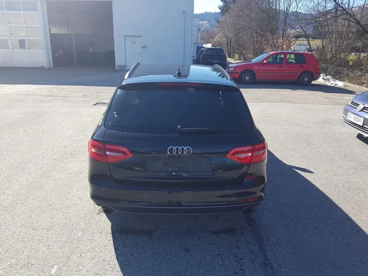 Audi A4 2013 photo 2